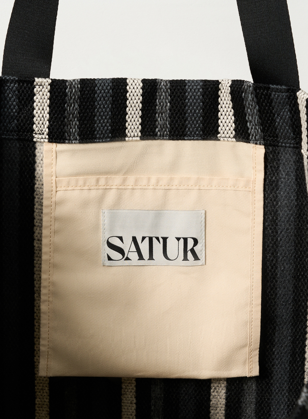 【SATUR】25SS/送料関税込み★Bon Voyage Over Size Beach Bag★ Bon Voyage Over Size Beach Bag - Black | ファッション通販