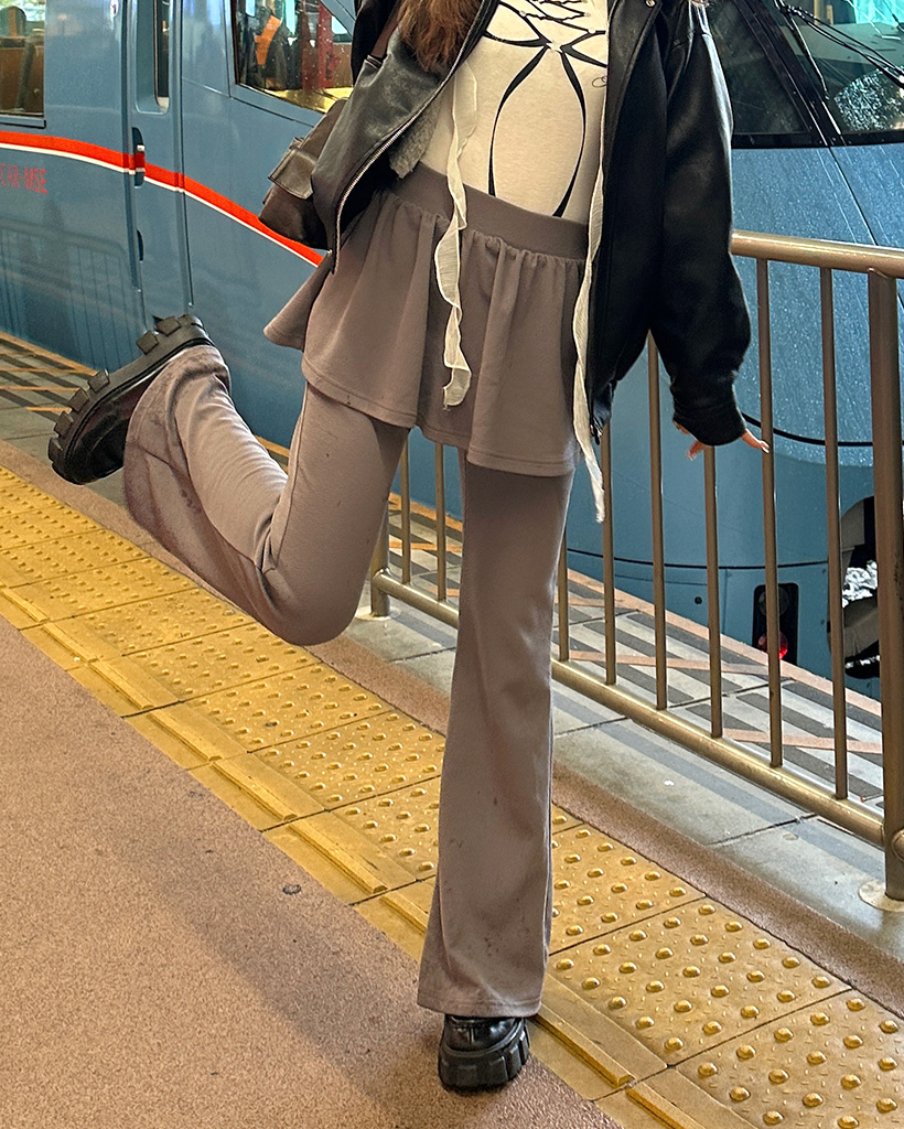 NUGU 韓国ブランドFOTTSFOTTS レイヤードフレアパンツ ORIGINAL) ワイドフレアスラックス (gray) | ファッション通販