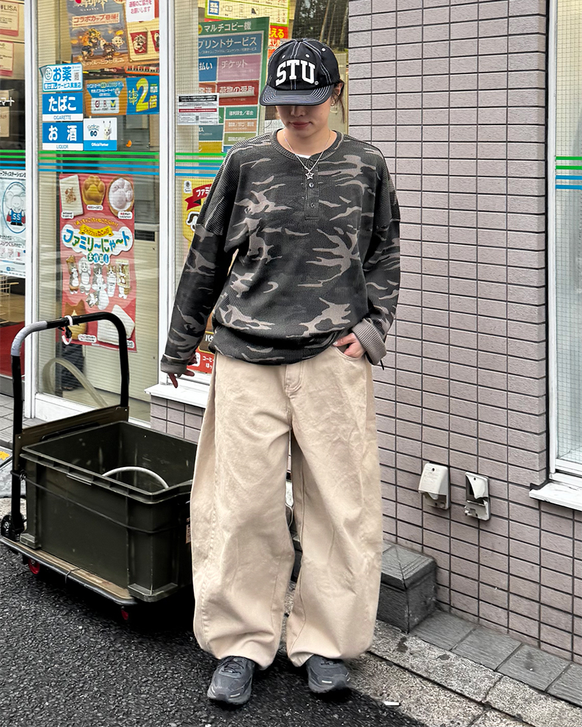 （ユニセックス）カモフラージュヘンリーネックロングTシャツ