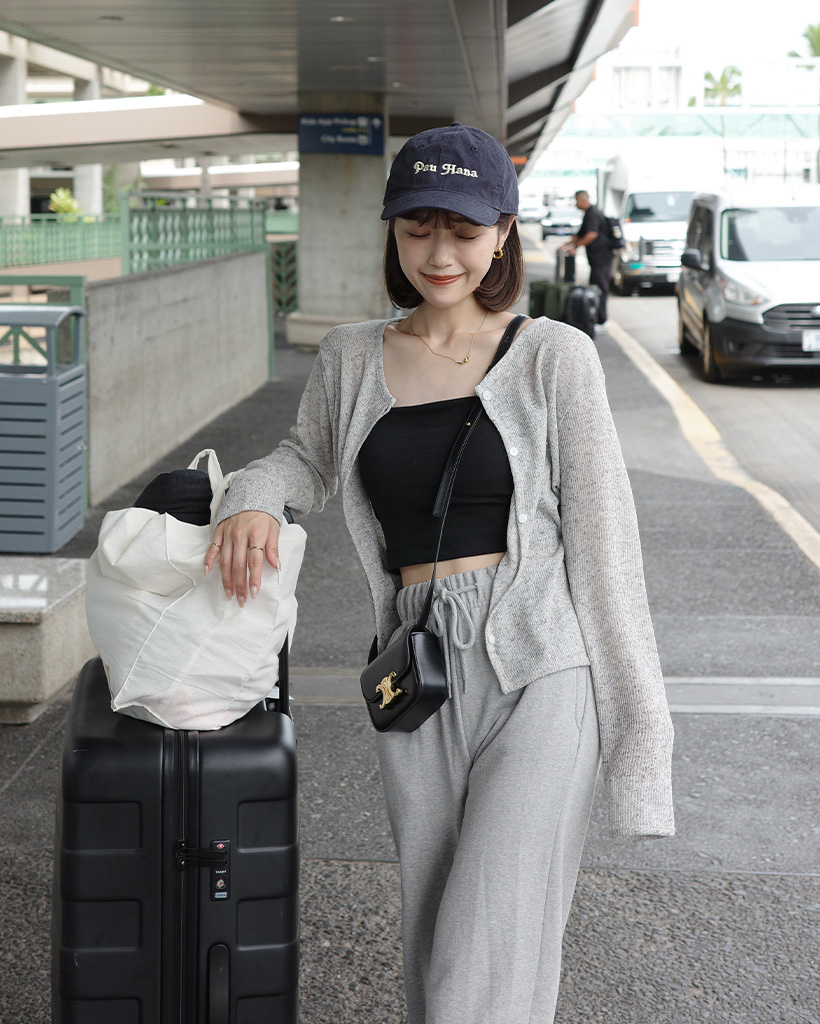 823sacaiサカイラック　シースルー バックデザイン ネイビー 長袖ニット 823sacaiサカイラック シースルー バックデザイン ネイビー 長袖