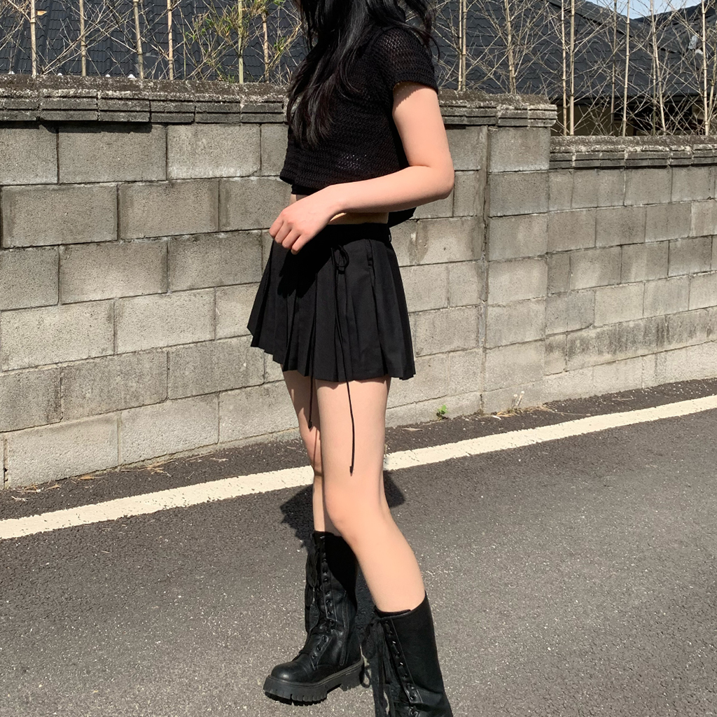 リボン付きブラックニットとプリーツスカート OTONA ニットスカート プリーツ アーガイル柄 ブラック ベージュ