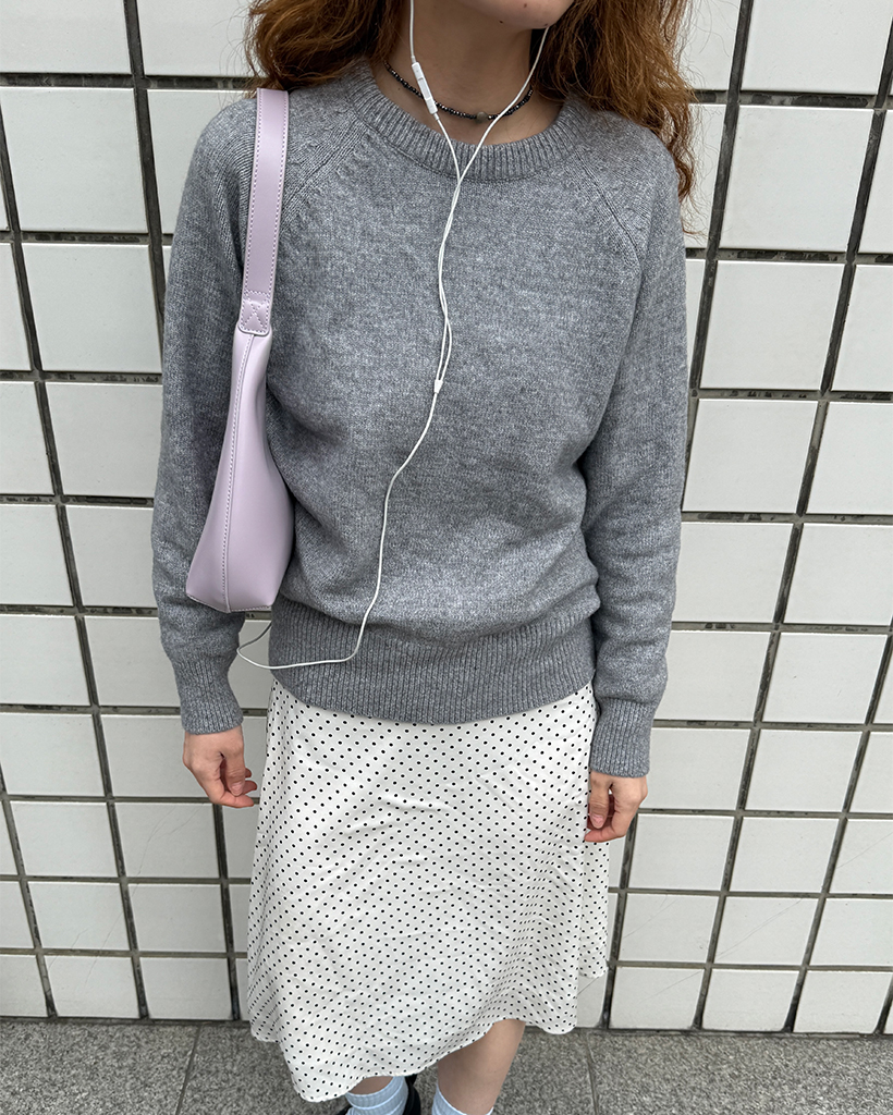 ラウンドネックシンプルニット