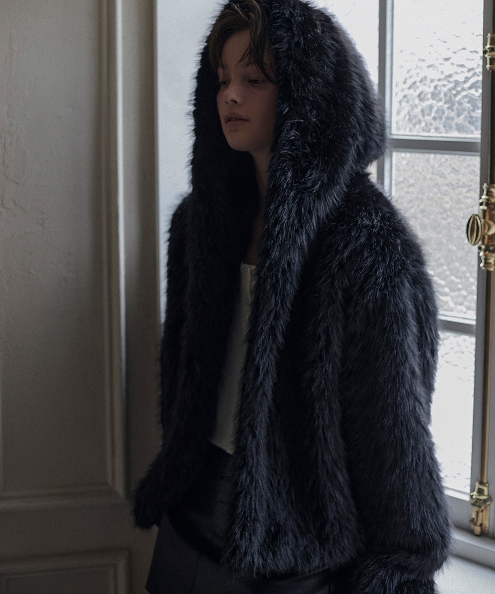 Overfit Hood Fur Jacket [Black]