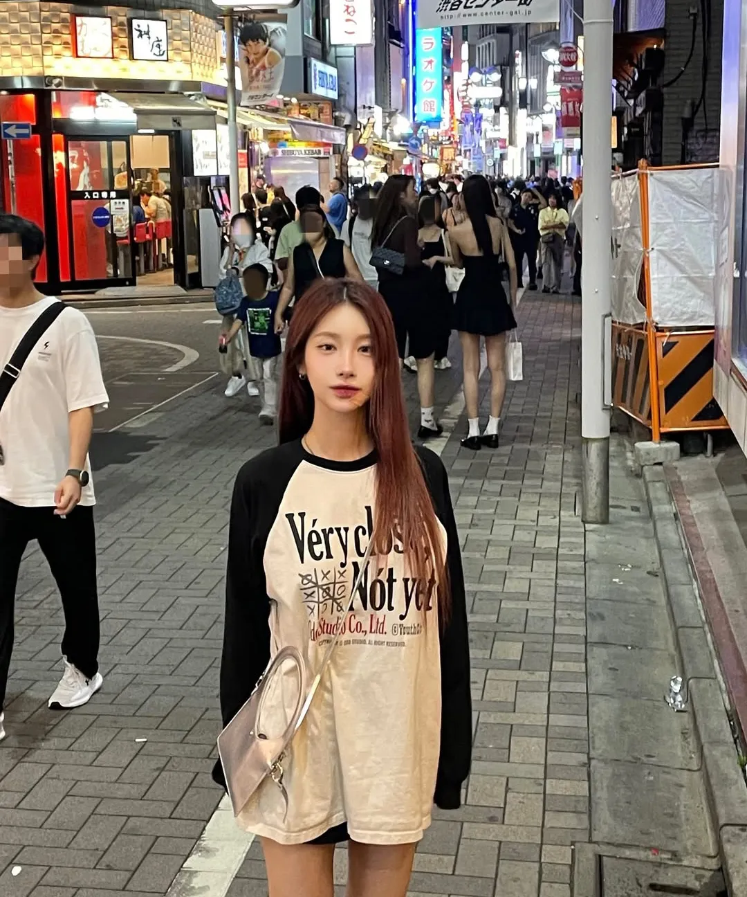 [K-POPアイドル着用] [Kアイドル着用]VeryCloseRaglanOverFitLongSleeve-sandbeige/black