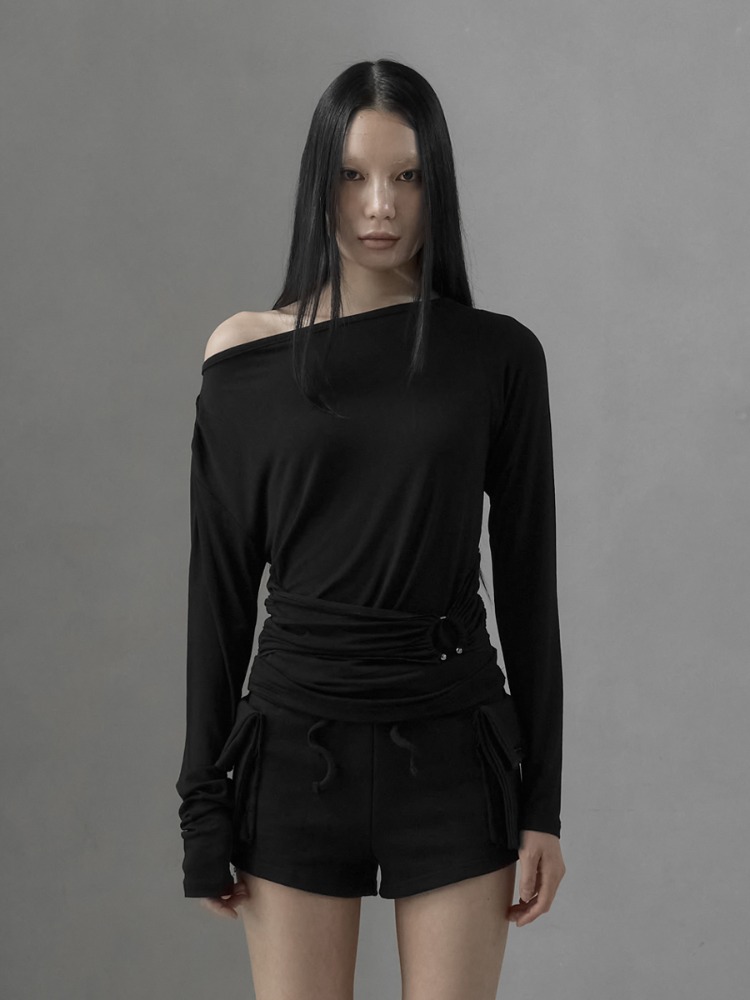 [mnem] Ring Panel Boat Neck Top (black)