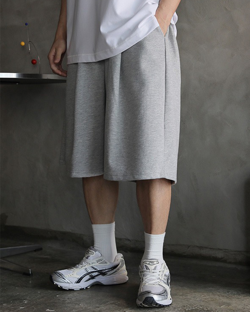 サイドタック入りハーフパンツ