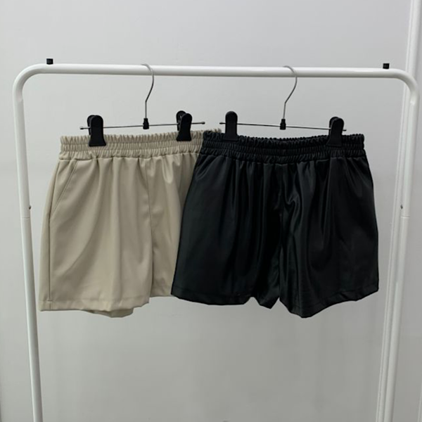 シックなレザーショートパンツ | ファッション通販サイト NUGU