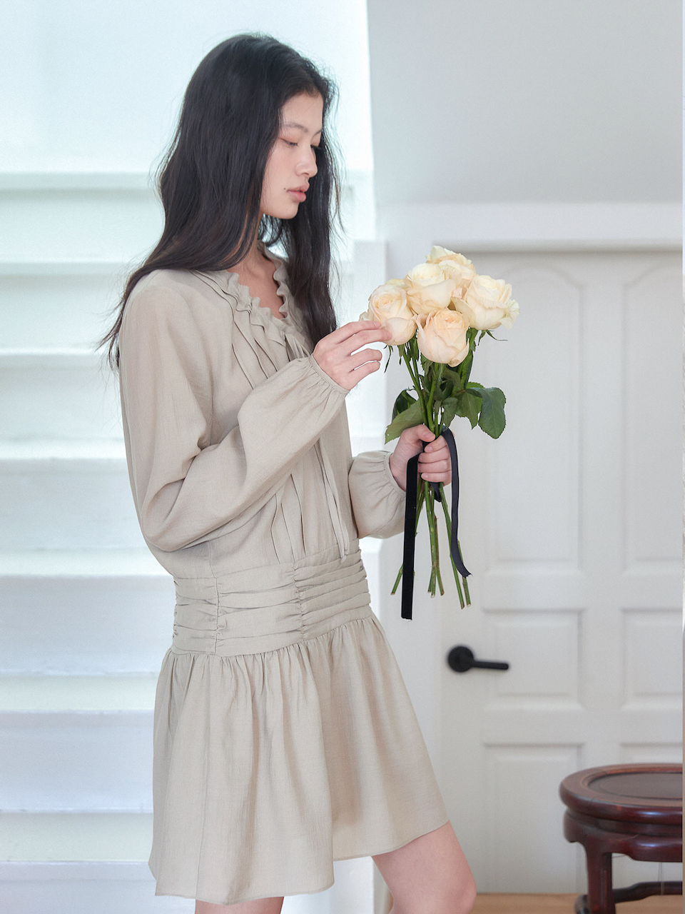 RIBBON SHIRRING ONE PIECE DRESS [ BEIGE ]