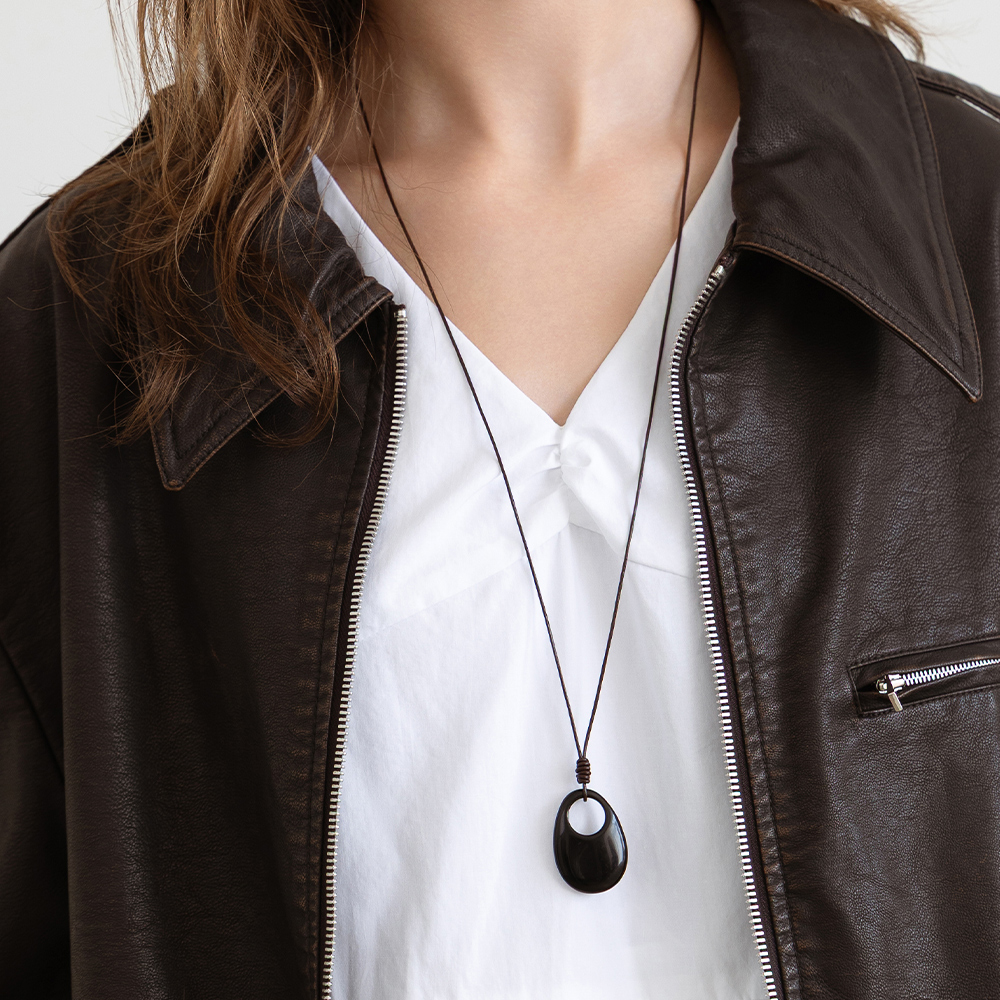 ブラック ペブル レザー ストリング ロングネックレス NZ2539