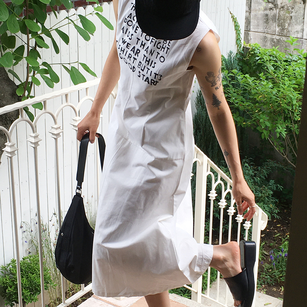 original]ナイロンレタリングノースリーブロングワンピース