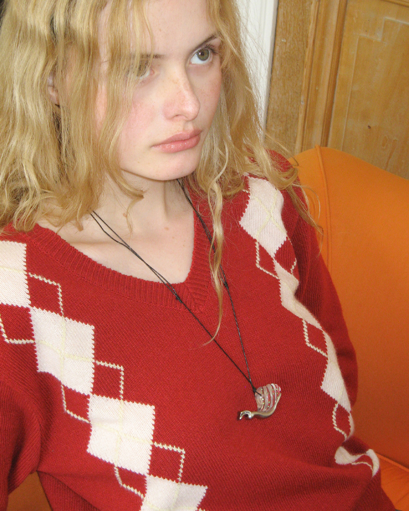 Glassy Snail Necklace (Silver)