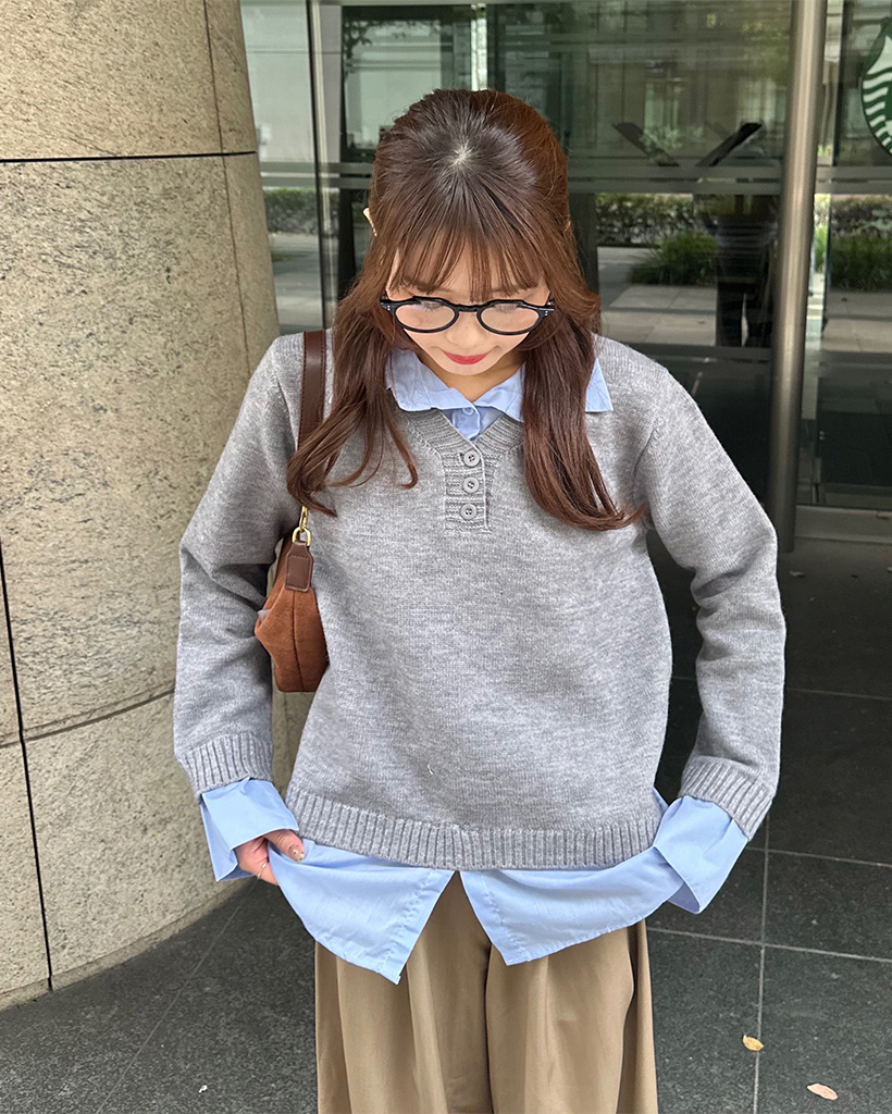 シャツレイヤードVネックニット | ファッション通販サイト NUGU