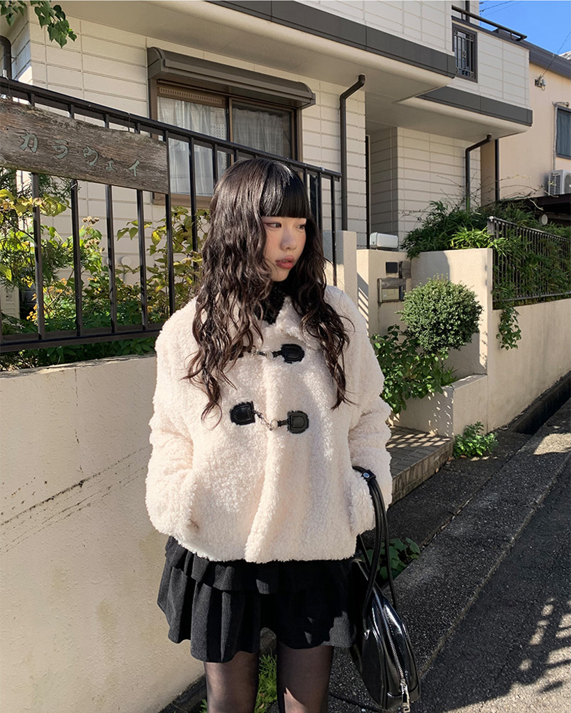 クリスマス/年末] ボアキルティングバックルショートコート (3color