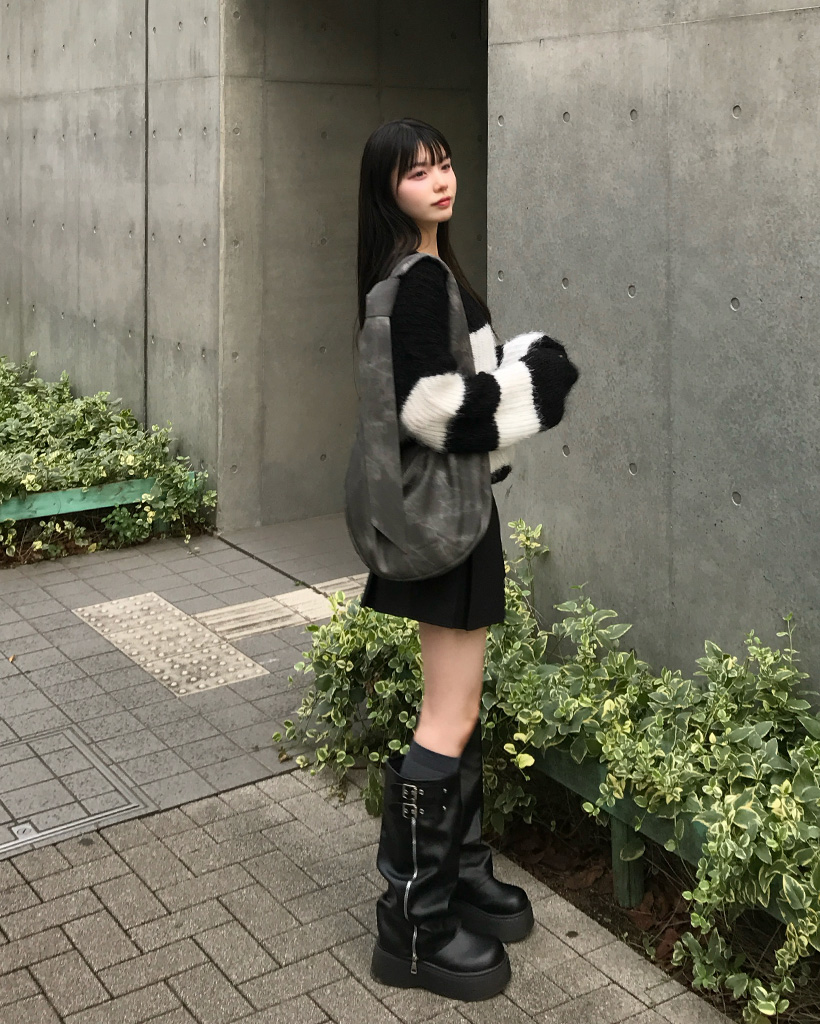 Vネックボーダーオーバーフィットニット | ファッション通販サイト NUGU