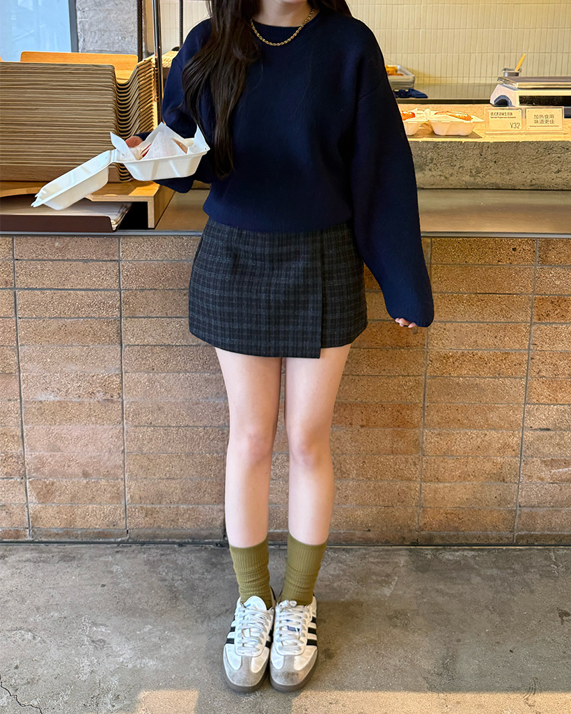 チェックミニスカート