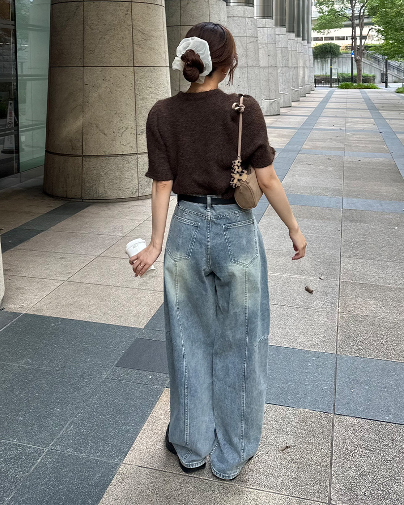 【完売品！タグ付き】Thevon Mサイズ yunaデニム ブルー 完売品！タグ付き】Thevon Mサイズ yunaデニム ブルー 2025年