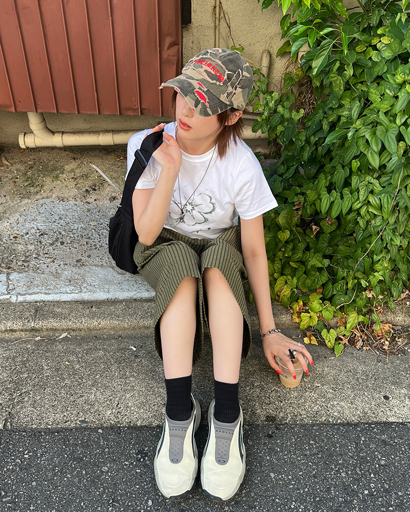 四つ葉のクローバーTシャツ | ファッション通販サイト NUGU