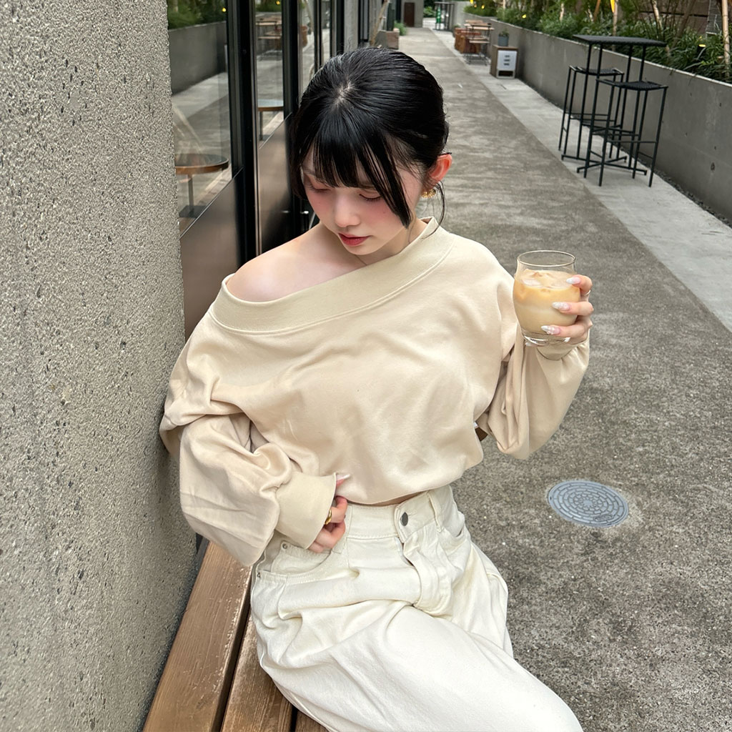 ワンショルダークロップドスウェット | ファッション通販サイト NUGU