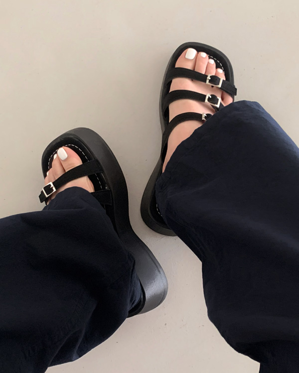 厚底バックルストラップスリッパ (1color) | ファッション通販