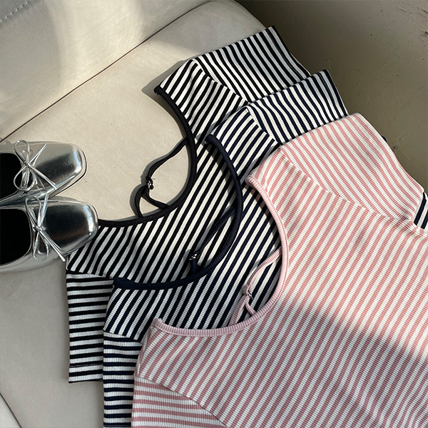 こちら、未開封3点セットです。 バックオープンUネックTシャツ | ファッション通販サイト NUGU