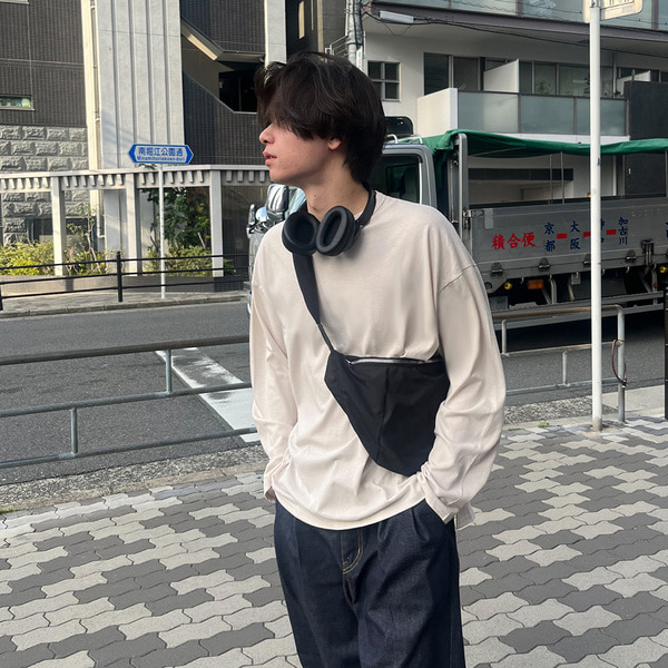 定価20万円1piu1uguale3 カジナイロンセットアップボタン文字黒