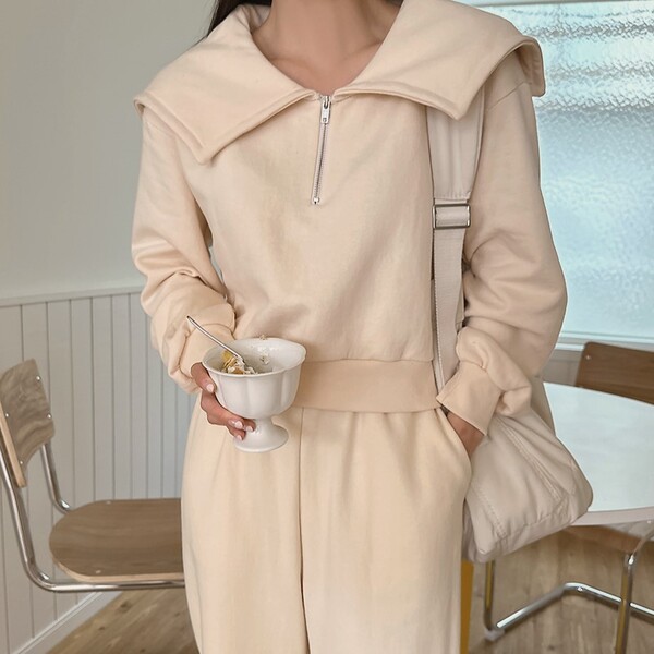 セーラーカラースウェット＆ジョガーパンツ上下セット | ファッション