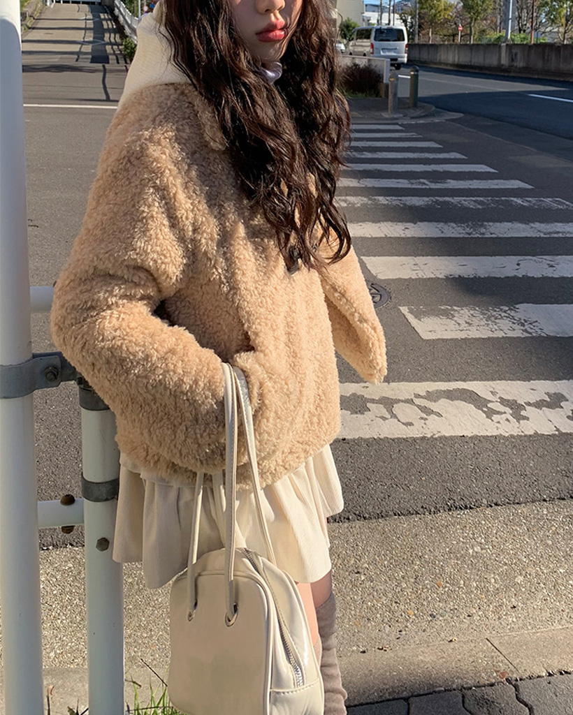 クリスマス/年末] ボアキルティングバックルショートコート (3color