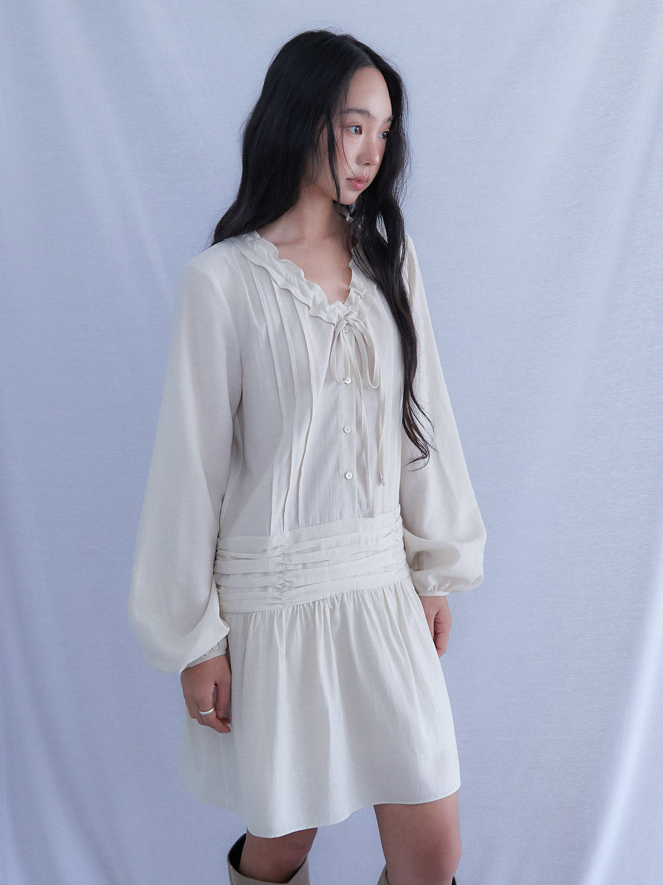 RIBBON SHIRRING ONE PIECE DRESS [ CREAM ]