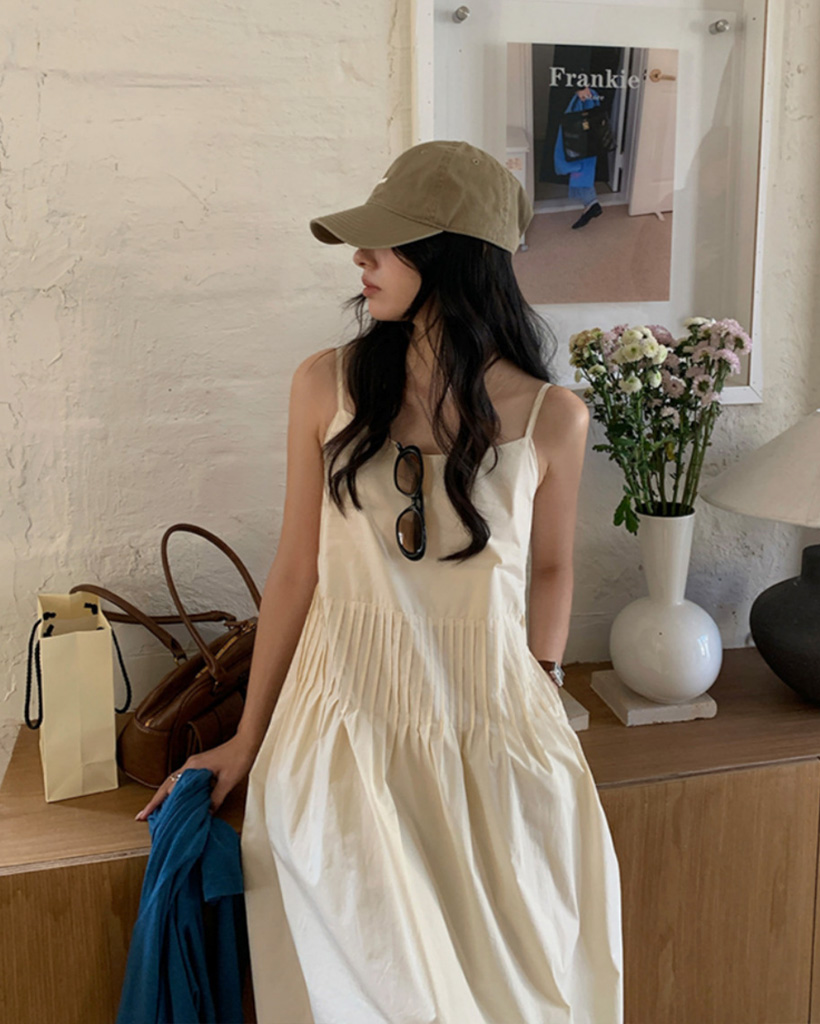 ミツ価格laura ashley silkノースリーブロングワンピース ミツ様専用価格laura ashley silkノースリーブロングワンピース