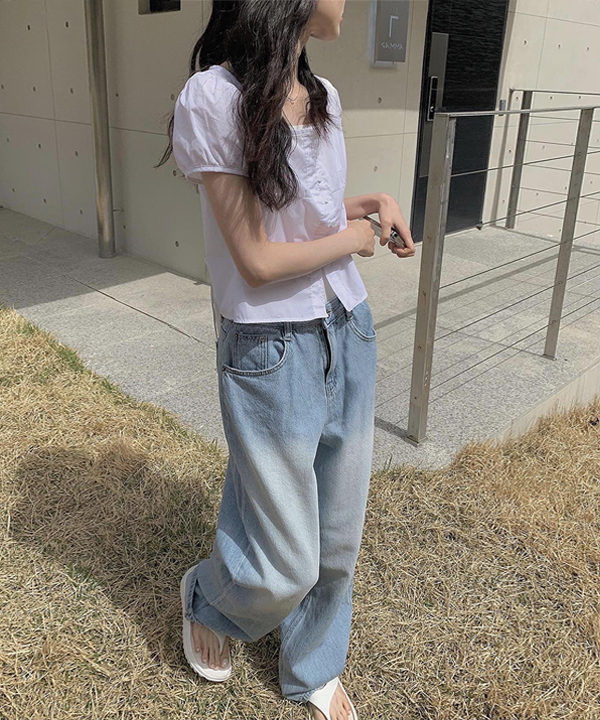 パフスリーブループボタンスクエア半袖ブラウス (2color)