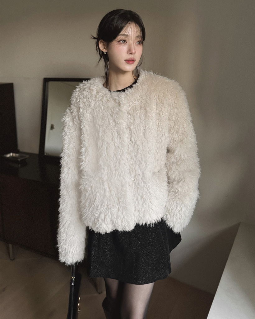 ポンポン付きフードフェイクファージャケット (2color) | ファッション