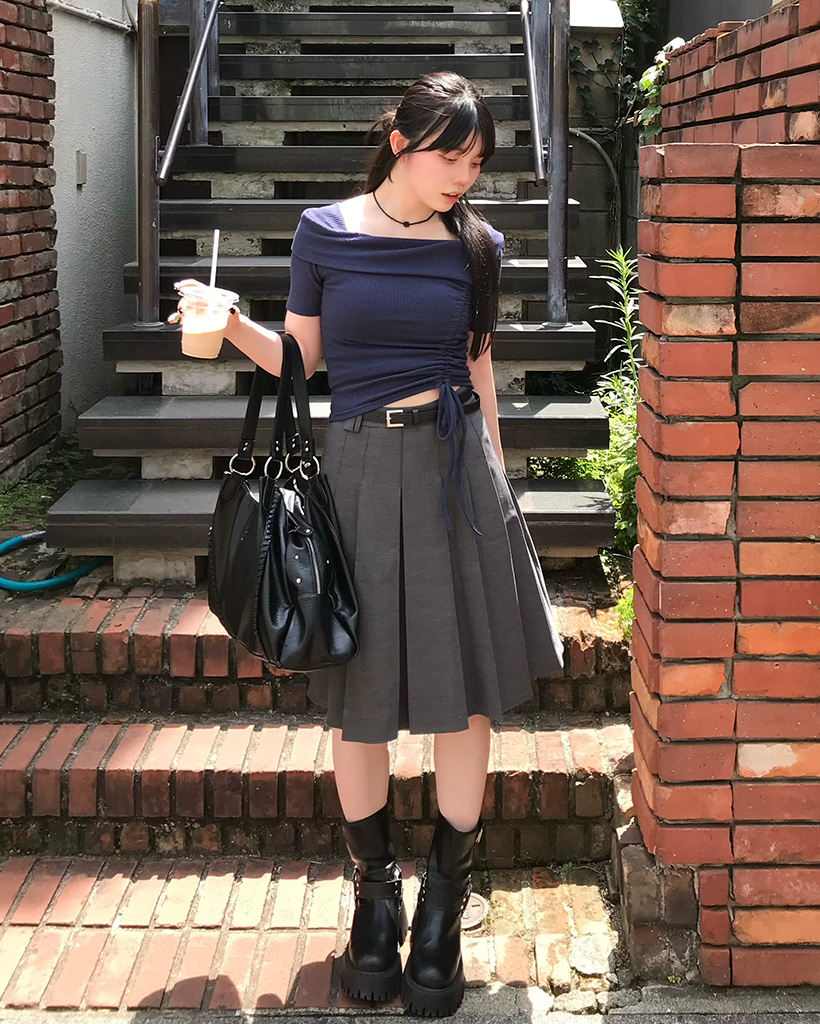 【DOLCE&GABBANA】フロントスリット プリーツ ミディスカート DOLCE&GABBANA】フロントスリット プリーツ ミディスカート スカート