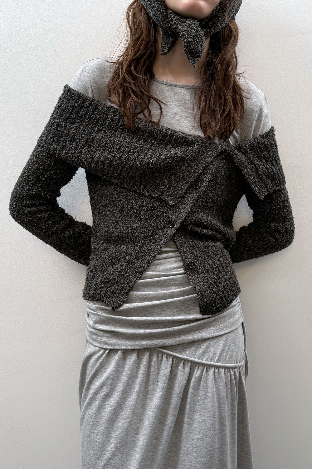 OFF SHOULDER BUTTON CARDIGAN - black