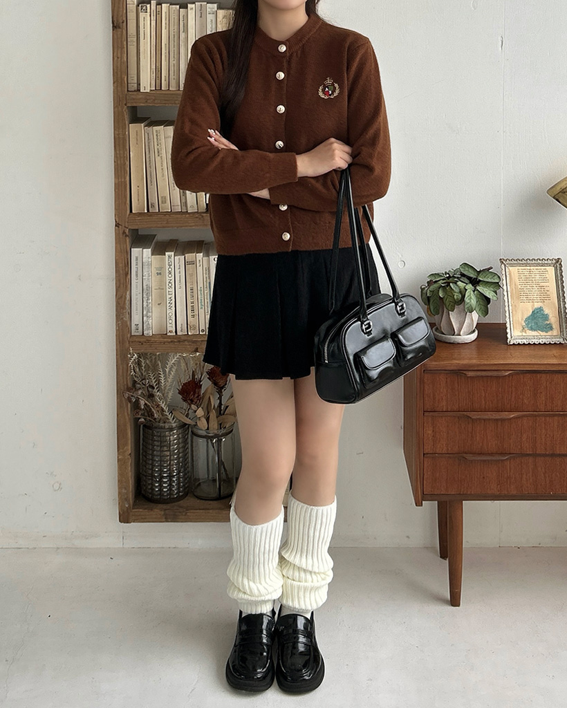 バーバリーズ 金ボタン カシミヤ混 ケーブル編み カーディガン 黒 ホース刺繍 バーバリーズ 金ボタン カシミヤ混 ケーブル編み カーディガン