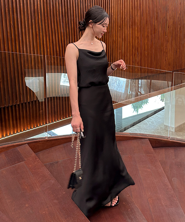 SOLOTEXサテン 立体 スカート　23までお値下げ オケージョン】サテンロングスカート | ファッション通販サイト NUGU