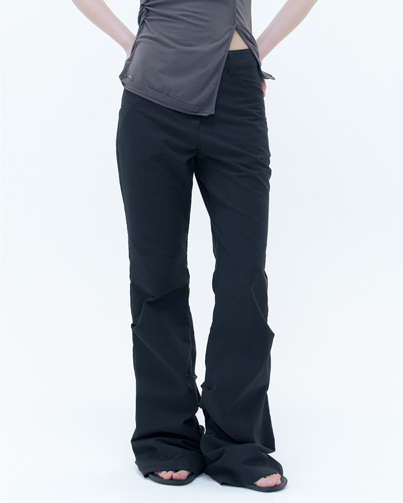 Influencer pick] Cotton shirring bootscut pants BLACK