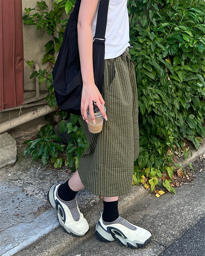 HYU JANNE ヒュージェンヌ チェーンショルダーバッグ ビッグ