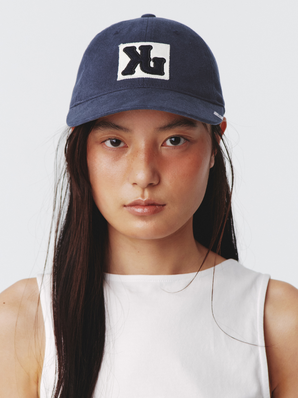 ファッション雑貨・小物その他 +DEINET+ D LOGO CAP IN NAVY KDBXE4S31115600F KJ Emblem Cap UNISEX Navy | ファッション通販サイト NUGU