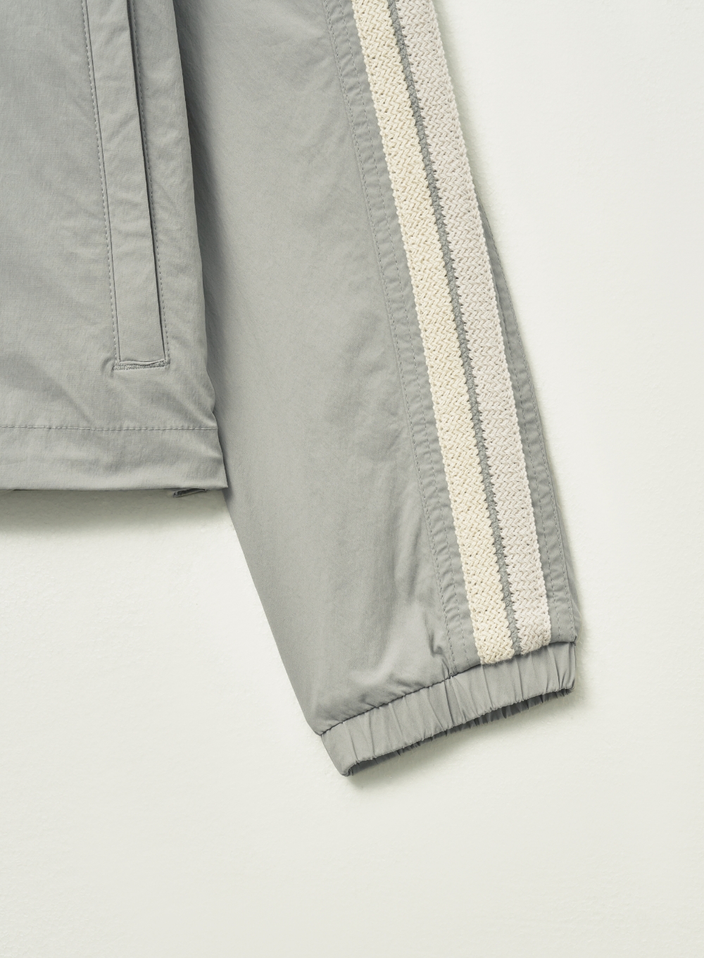 W) Lawton Packable Windbreaker - Gray | ファッション通販