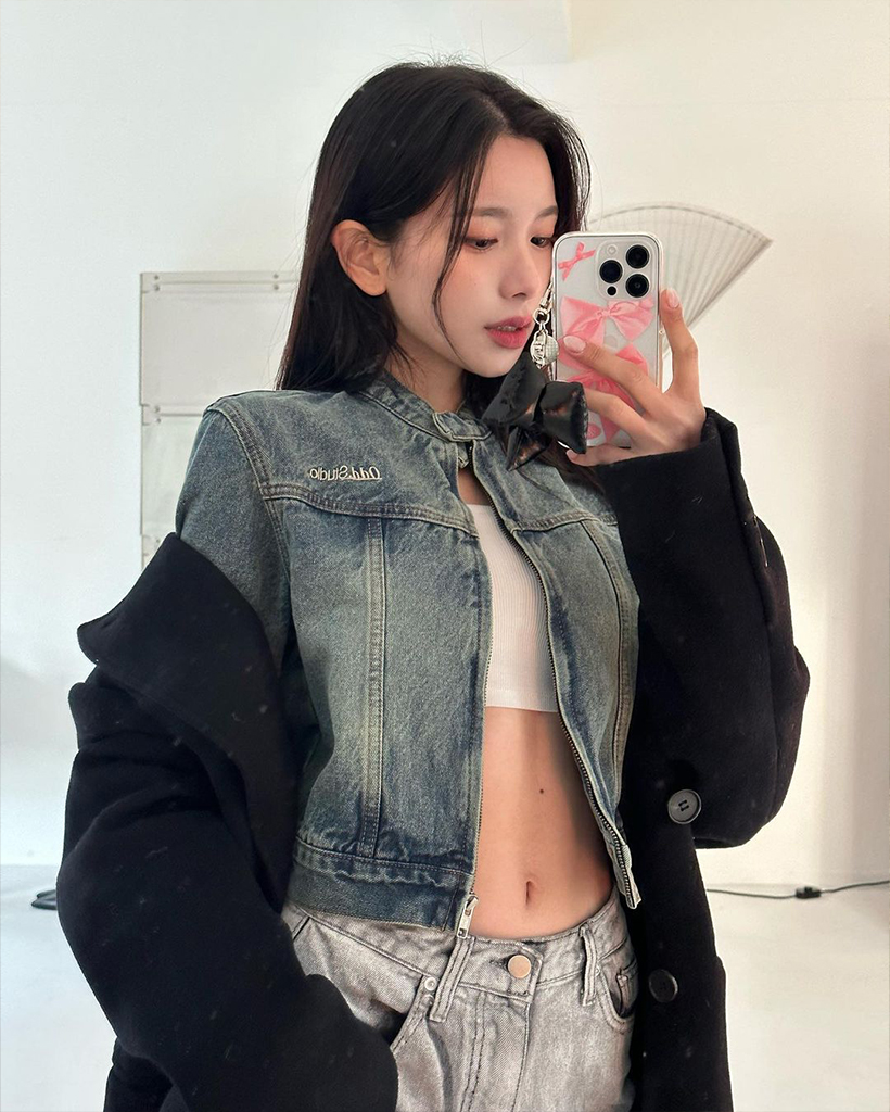[K-POPアイドル着用] Sand Washing Crop Biker Denim Jacket - blue