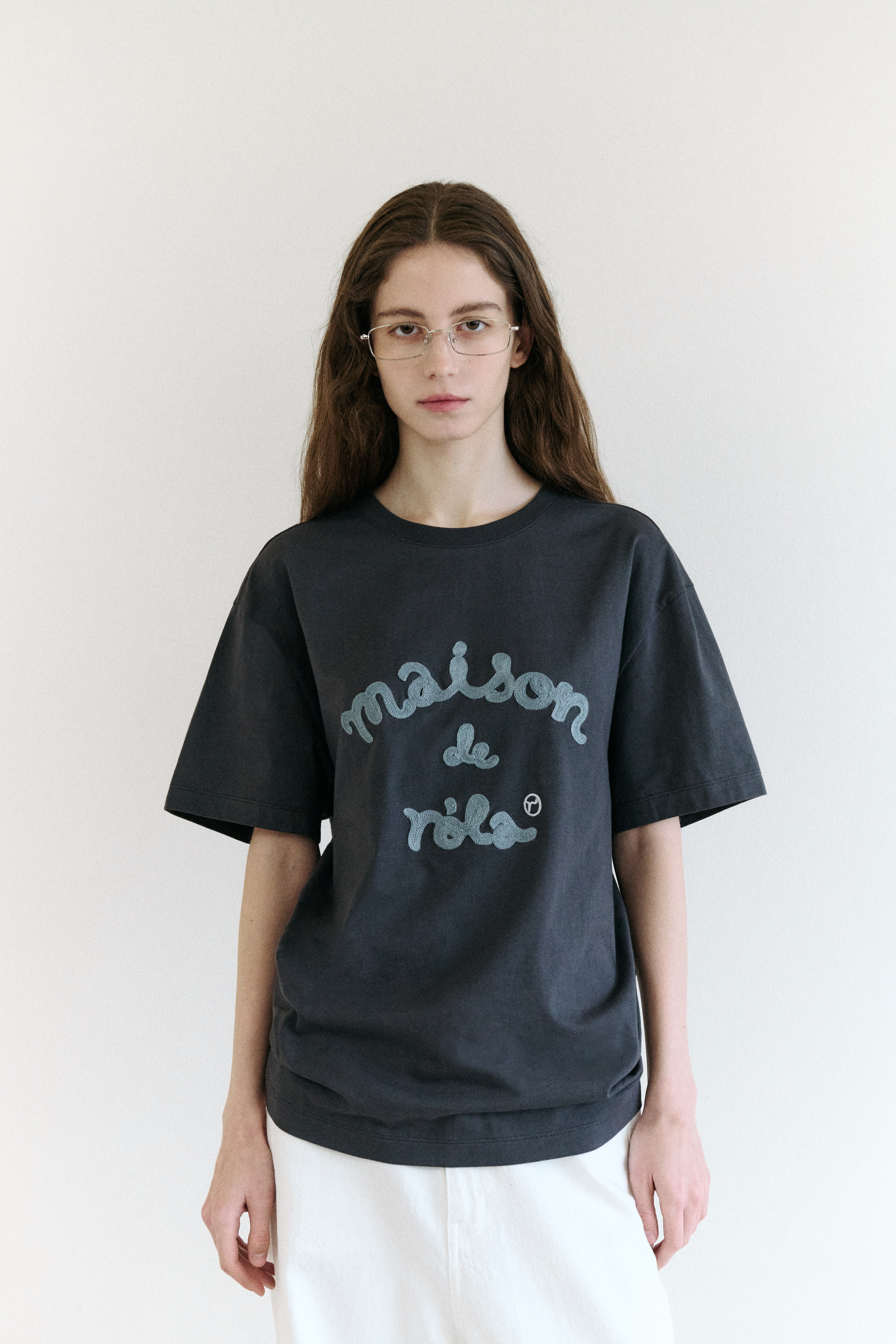 MAISON DE ROLA EMBROIDERY LOOSE FIT T-SHIRT CHARCOAL GRAY