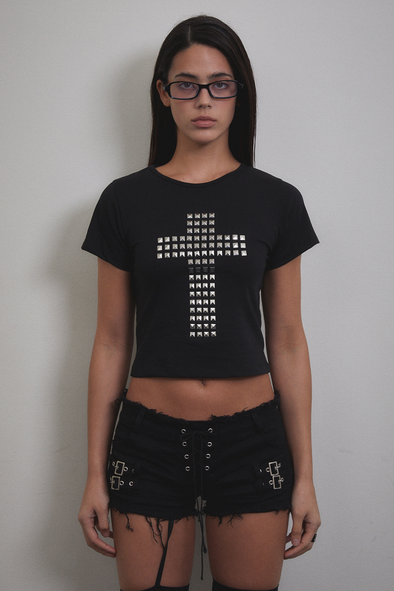 Stud Cross T-shirt (BLACK)