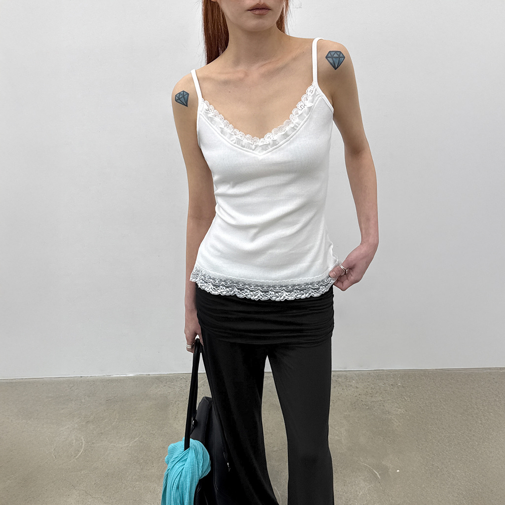 レースレイヤードノースリーブトップス