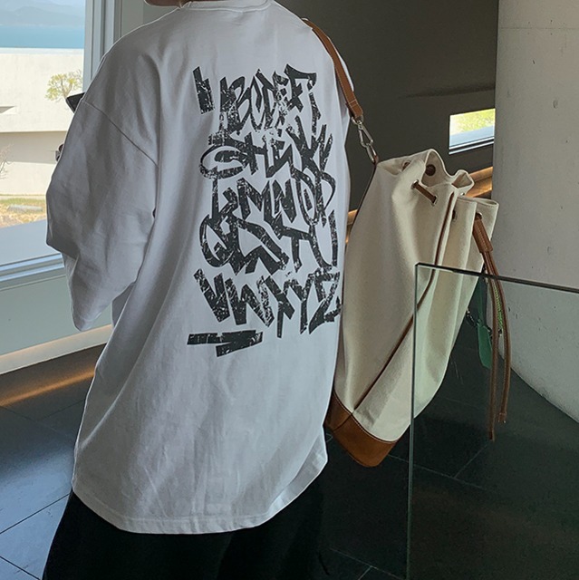 グラフィティレタリング半袖Tシャツ