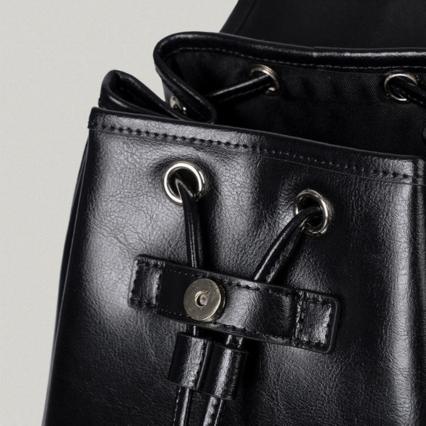 【FOLNUA】CLASSIC LOGO POCHE BACKPACK FOLNUA CLASSIC LOGO POCHE BACKPACK BLACK - PLAIN