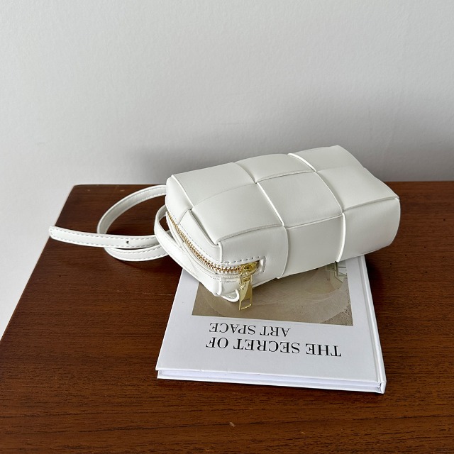 ミニスクエアクロスバッグ