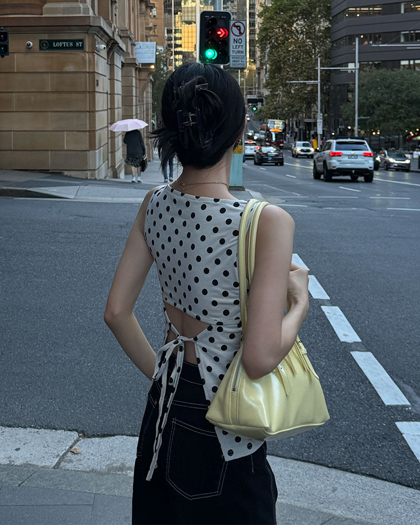 ドットラウンドネックノースリーブ