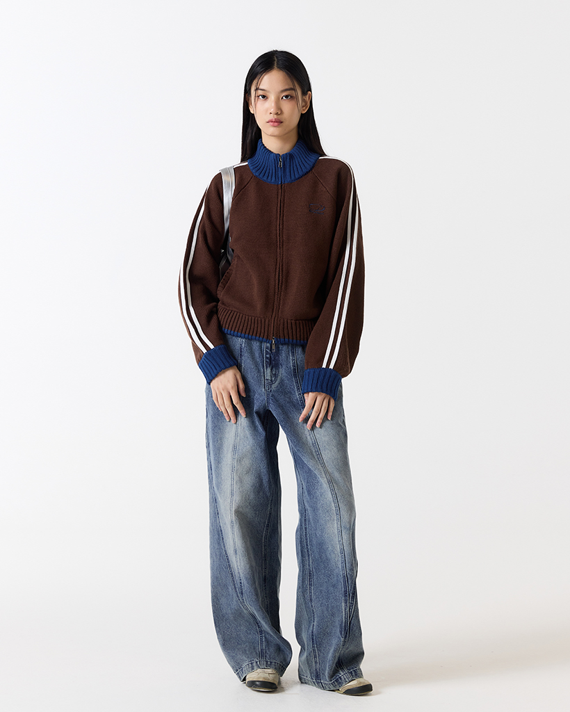 [K-POPアイドル着用] Sporty Track Semi Crop Knit Zip-Up - BROWN
