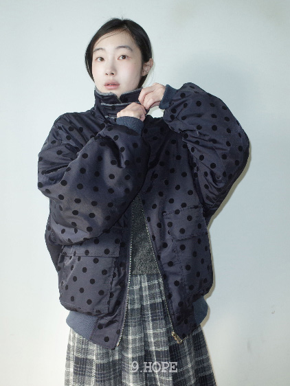Influencer pick] dot frill hooded windbreaker jumper (navy