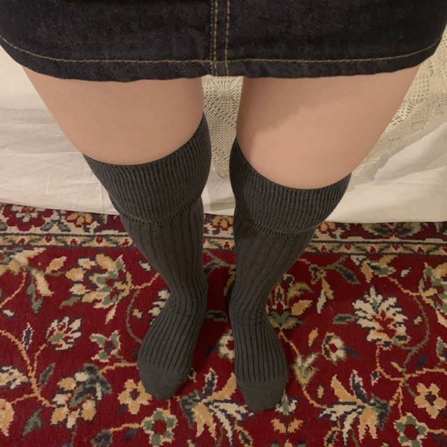 オーバーニーソックス